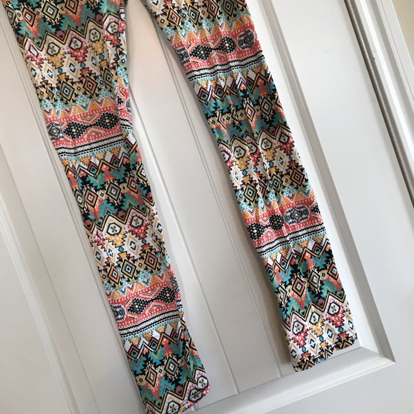 Aztec Print Leggings - Picture 2 of 3